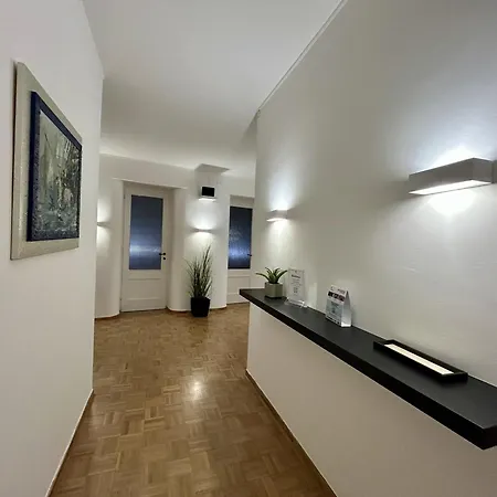 Bianca - Reception Apartment Triest