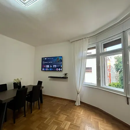 Bianca - Reception Apartment